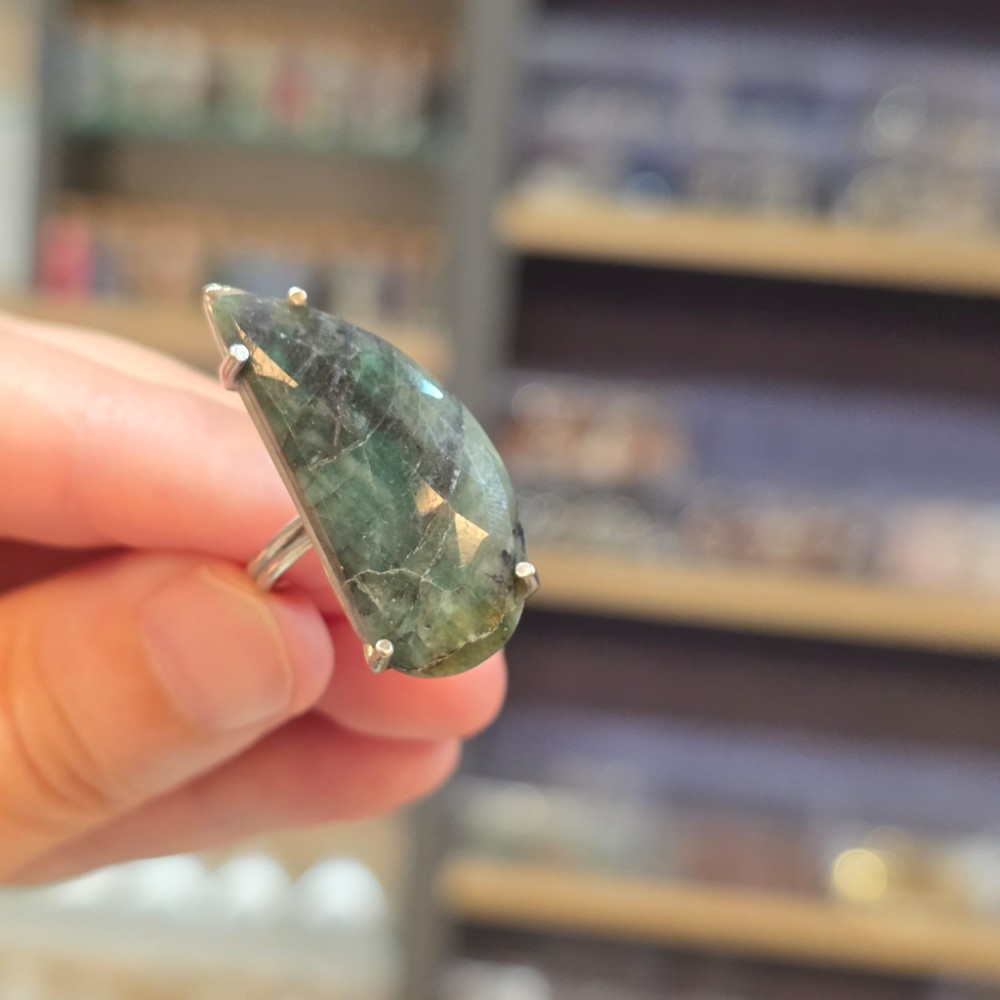 ZÜMRÜT DAMARLI AYARLI GÜMÜŞ YÜZÜK 5,10Gr Z8