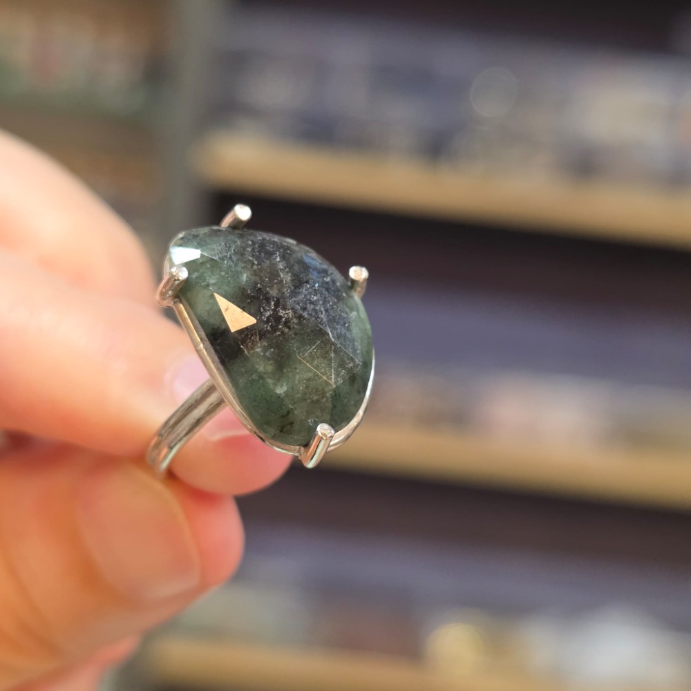 ZÜMRÜT DAMARLI AYARLI GÜMÜŞ YÜZÜK 3,75Gr Z23