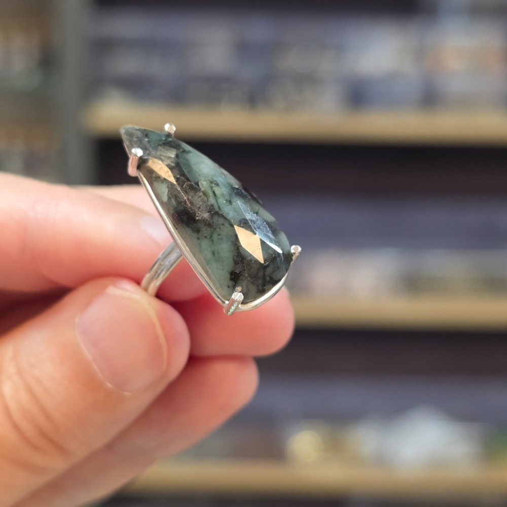 ZÜMRÜT DAMARLI AYARLI GÜMÜŞ YÜZÜK 4,15Gr Z43