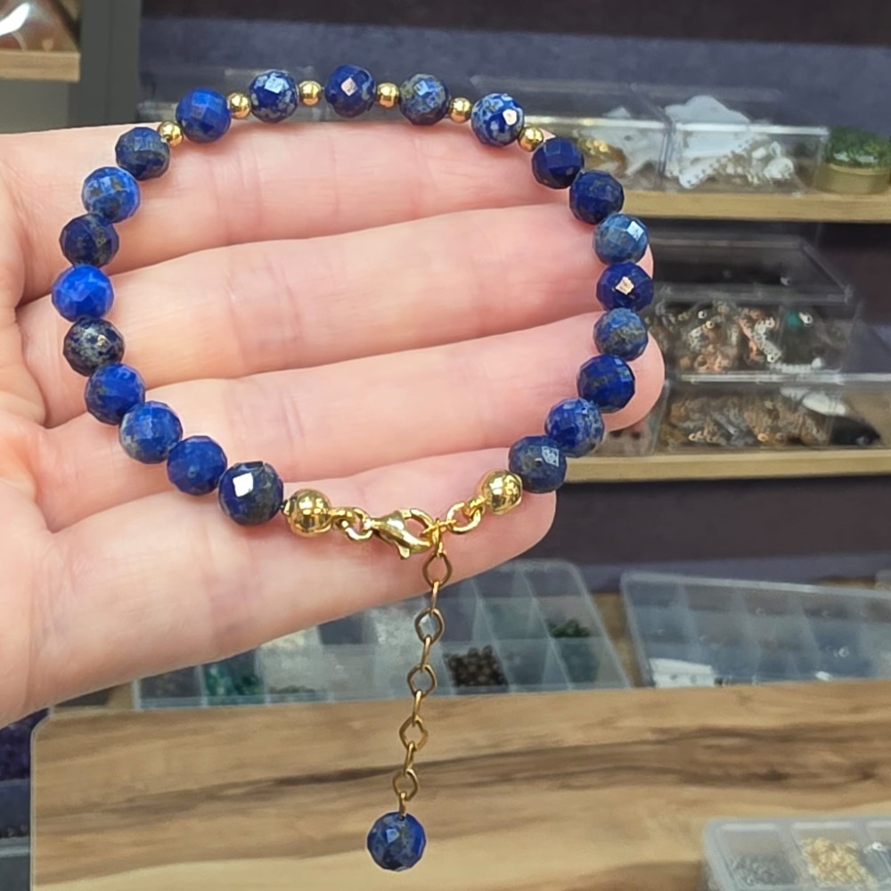 LAPİS LAZULİ FASET KESİM GÜMÜŞ APARATLI 6MM BİLEKLİK B4