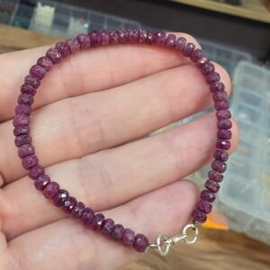 YAKUT 7A KALİTE FASET KESİM 3MM GÜMÜŞ APARATLI 16-19 BİLEKLİK YB5