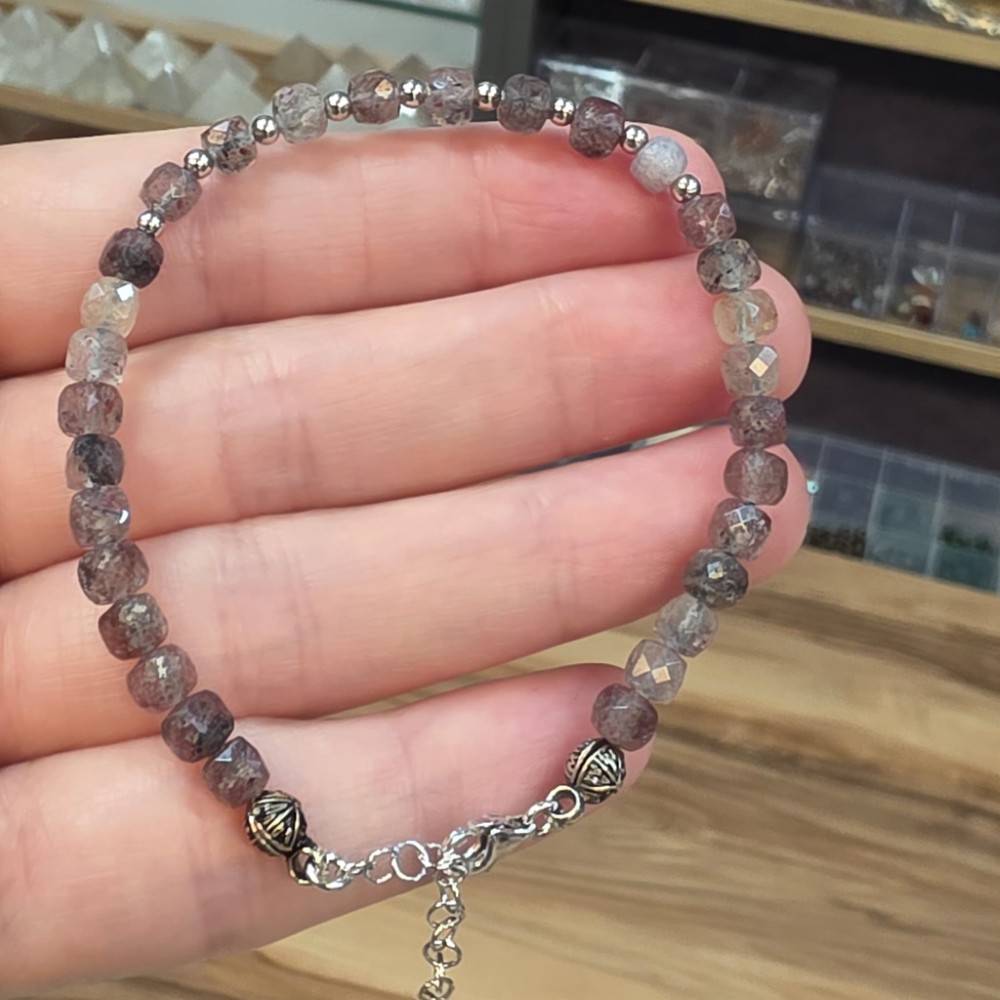 RUTİL KUVARS KÜP KESİM BİLEKLİK GÜMÜŞ APARATLI 16-19CM R1