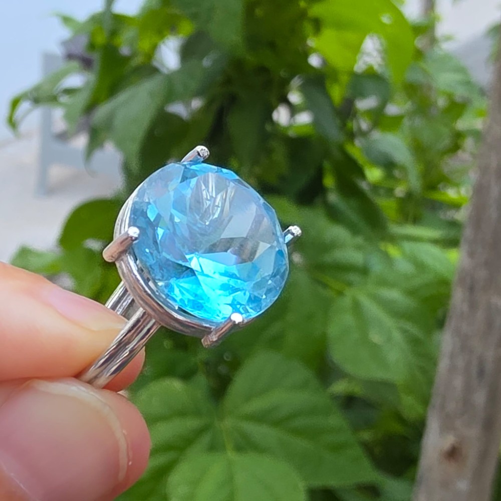 MAVİ TOPAZ AYARLI GÜMÜŞ YÜZÜK YUVARLAK 6,05GR   T27