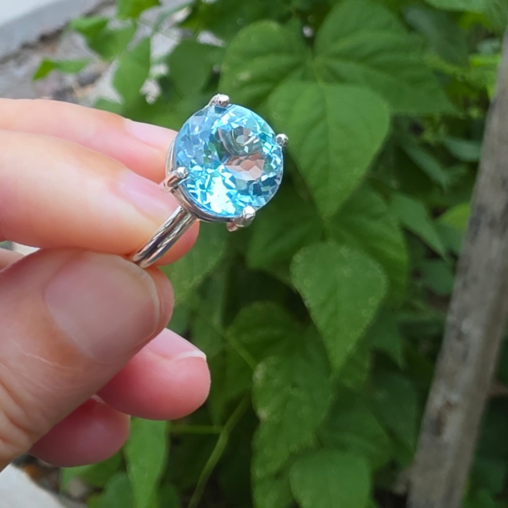 MAVİ TOPAZ AYARLI GÜMÜŞ YÜZÜK YUVARLAK 4,30GR   T31