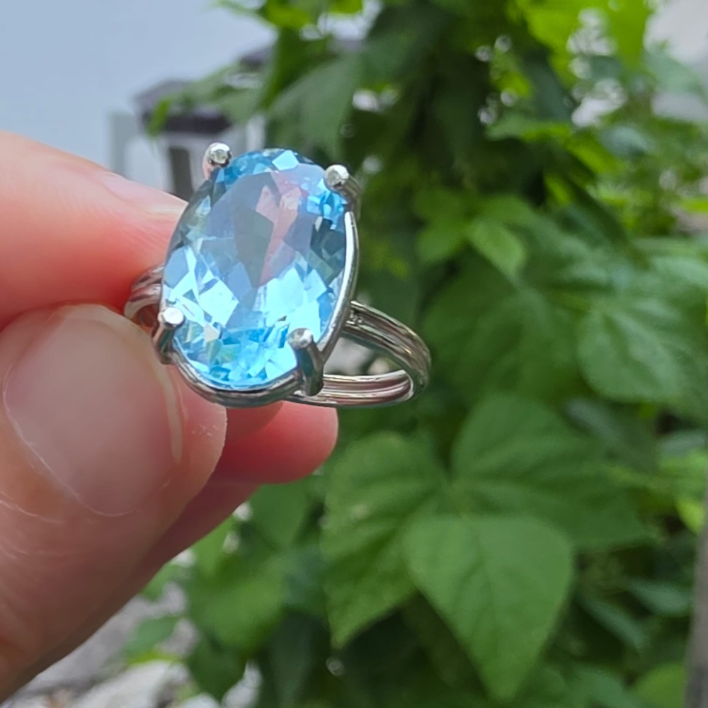 MAVİ TOPAZ AYARLI GÜMÜŞ YÜZÜK OVAL 5,35GR   T40
