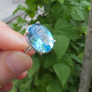 Alternative view of MAVİ TOPAZ AYARLI GÜMÜŞ YÜZÜK OVAL 5,35GR   T40