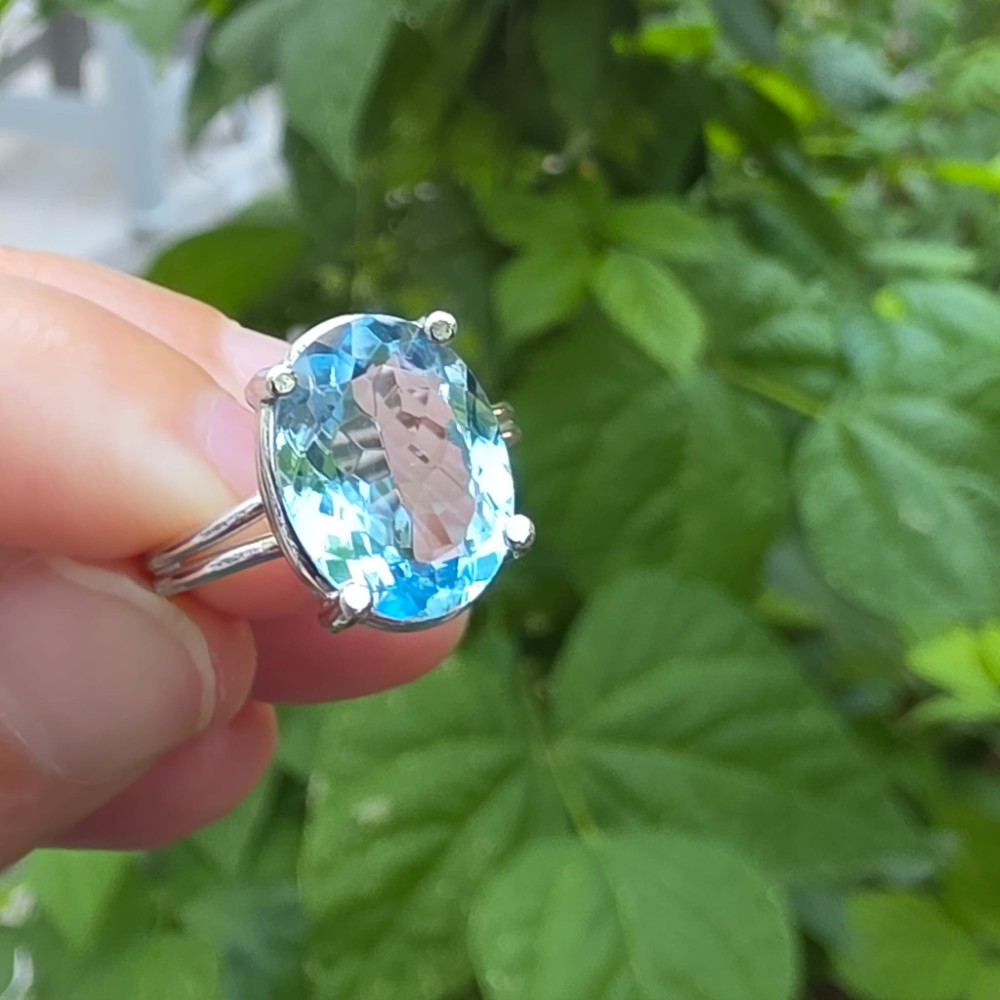 MAVİ TOPAZ AYARLI GÜMÜŞ YÜZÜK OVAL 3,88GR   T44