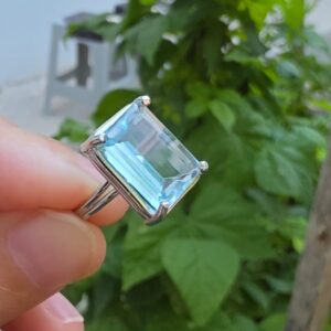 Alternative view of MAVİ TOPAZ AYARLI GÜMÜŞ YÜZÜK  4,10GR   T48