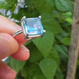 MAVİ TOPAZ AYARLI GÜMÜŞ YÜZÜK  4,10GR   T50